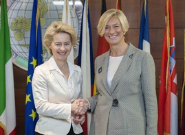 German and Italian Ministers of Defence visit operation Sophia Headquarters