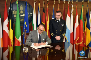 The Chief executive of the European Defence Agency visits EUNAVFOR MED operation Sophia Headquarters