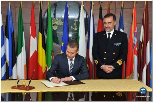 Finnish Minister of the Interior visits EUNAVFOR MED operation Sophia Headquarters in Rome