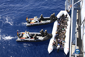 More than 450 migrants rescued during the weekend by EUNAVFOR MED operation Sophia