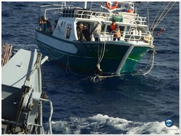 The German ship WEILHEIM provides assistance to a Tunisian Fishing Vessel in distress